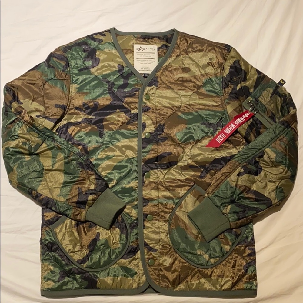 NEW Alpha Industries Liner in Camo